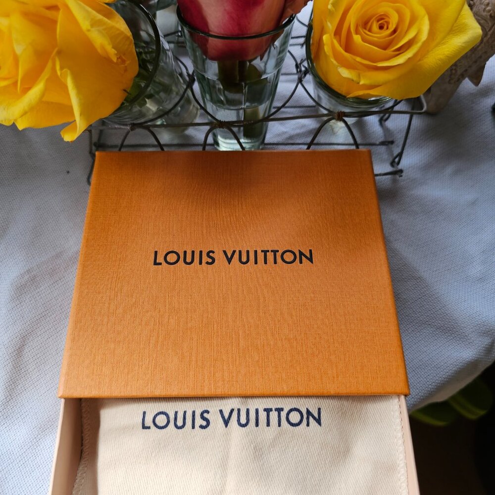 Louis Vuitton Victorine Wallet - Picture 9 of 9